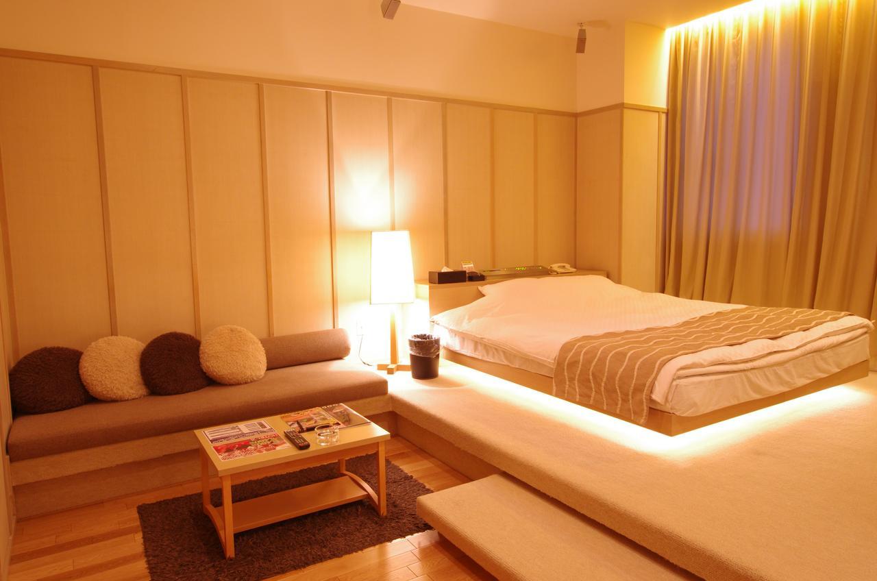 Blue Hotel Octa (Adults Only) Sapporo Exterior photo